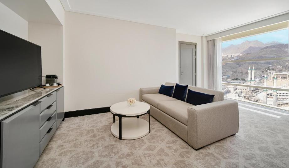 Address Jabal Omar Makkah Aparthotel Mekka Exteriör bild A living room at the hotel